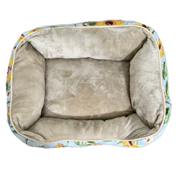 Vera Bradley Pet Bed in Sunflower Sky - Small - Medium - 26200 Lt. Blue Yellow - Picture 4 of 9